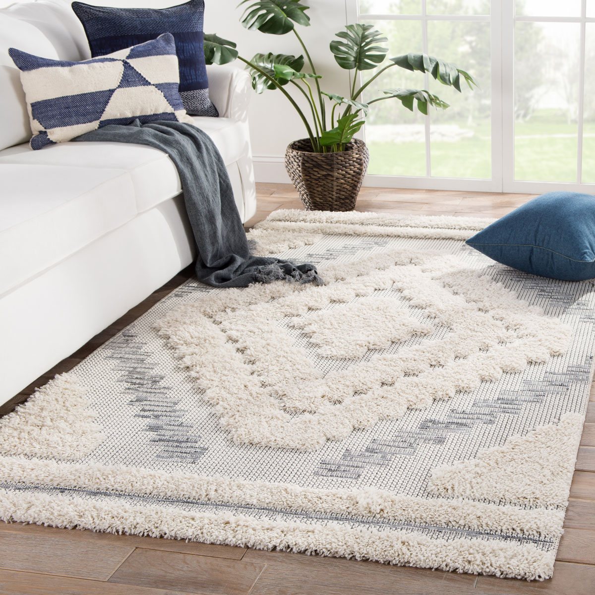 Kalchantos IV Area Rug - 5'3" X 7'6" - Grey/Cream
