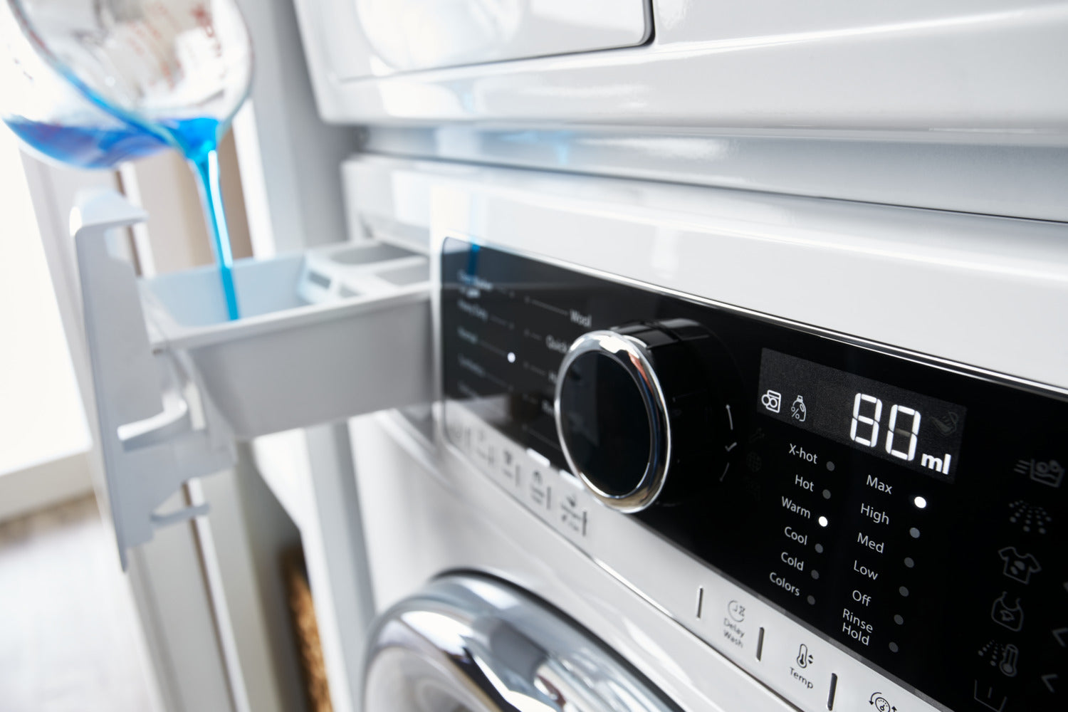 Whirlpool White Front-Load Washer (2.6 Cu. Ft. IEC) - WFW5090GW