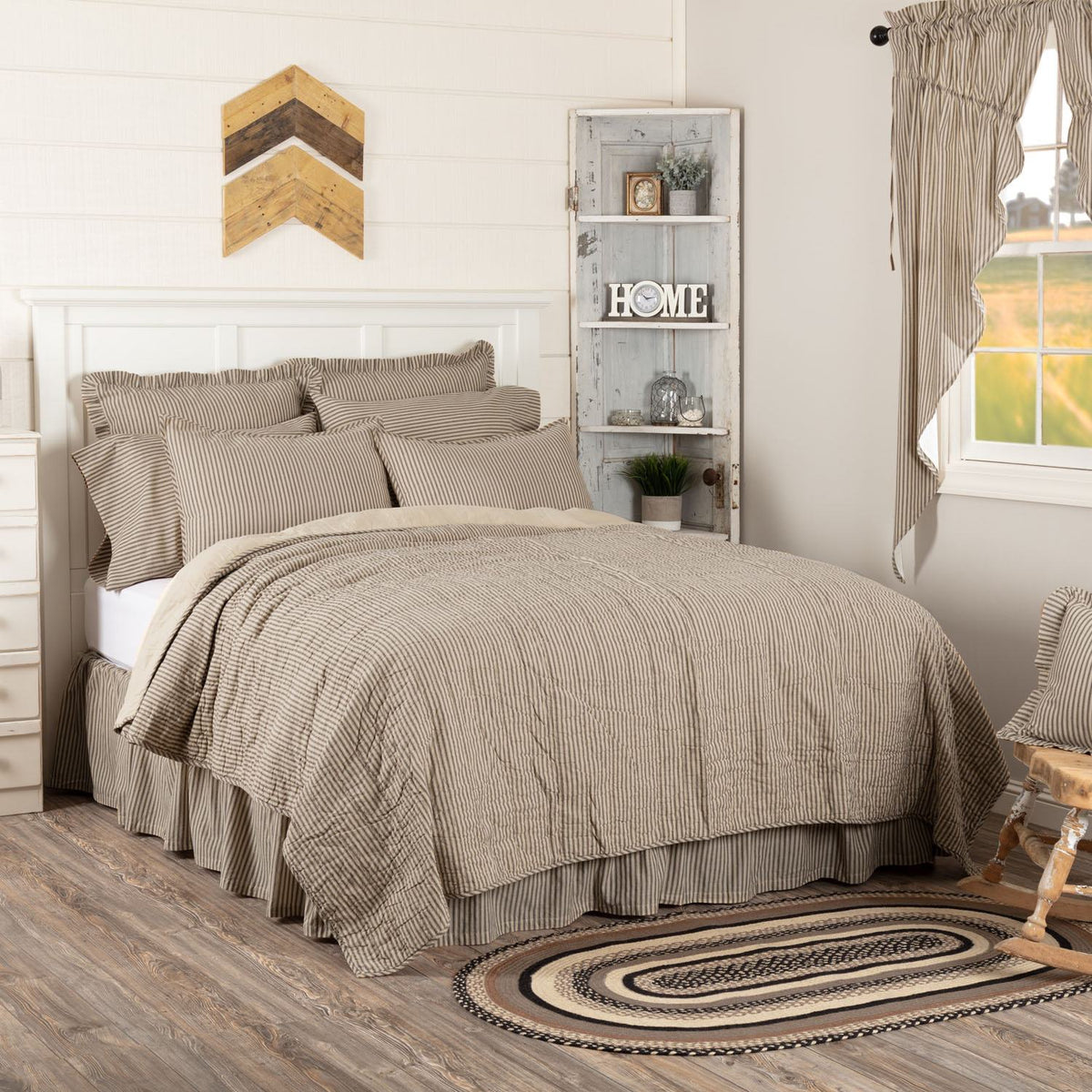 Kiraly Utca Queen Quilt Coverlet - Charcoal