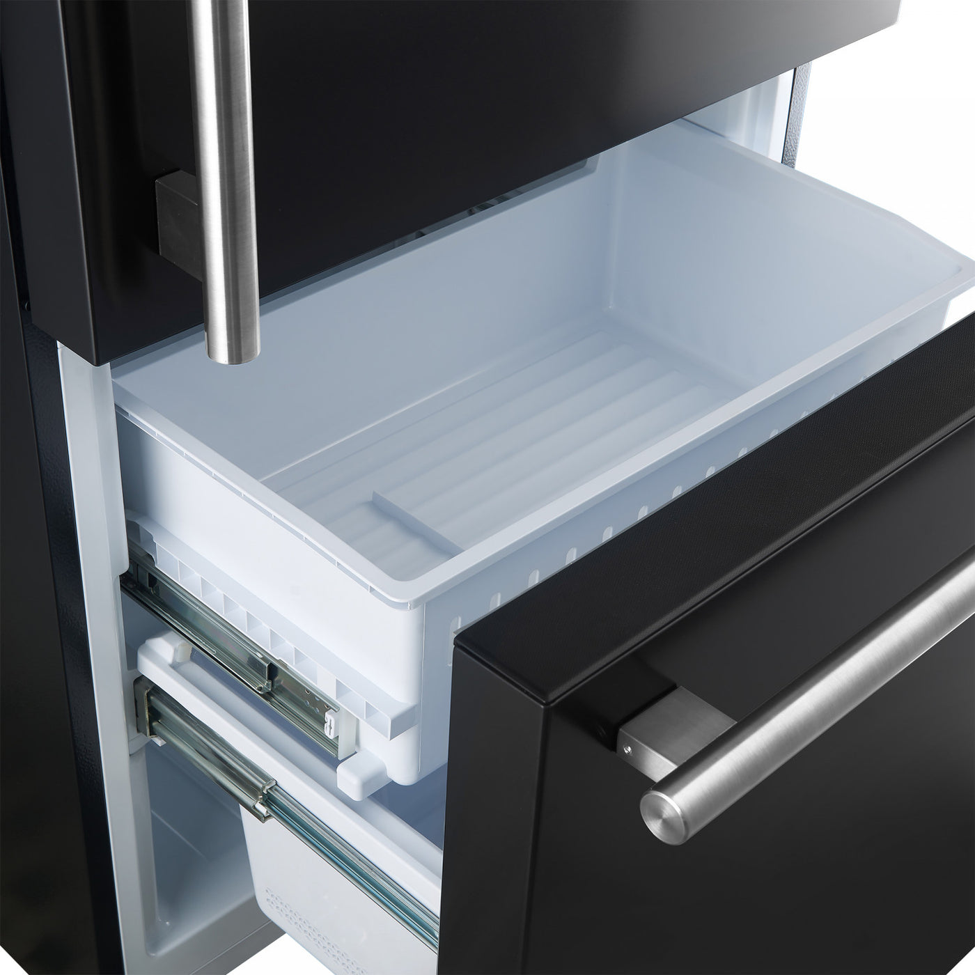 Forno Milano 31" Black Bottom Freezer Refrigerator with Right Swing Door (17.2 Cu. Ft.) - FFFFD1785-31BLK