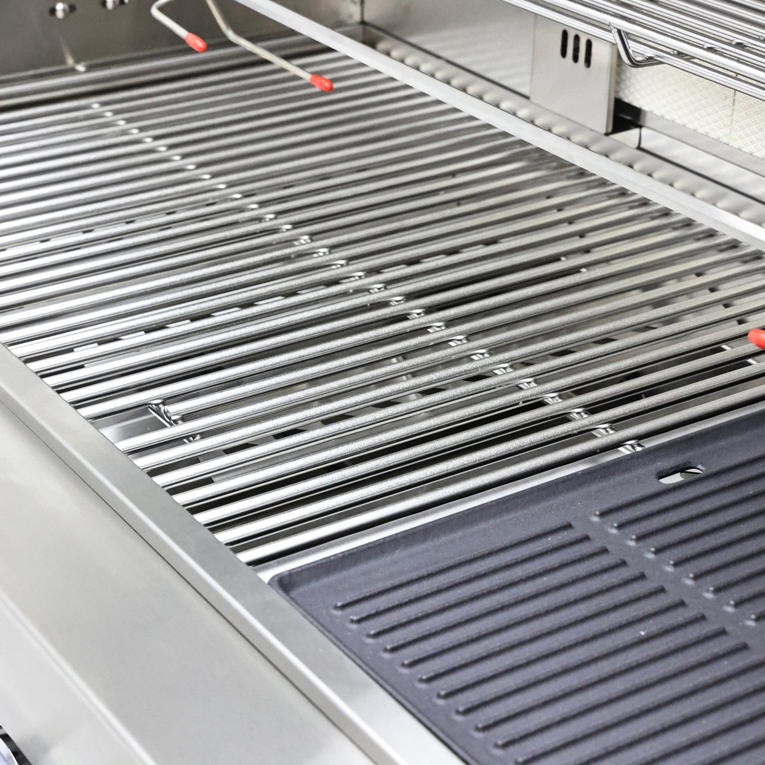 Forno Bulnes Black Countertop Outdoor Kitchen with 40" 84,000 BTU BBQ and Beverage Centre - FODKT2520BLK