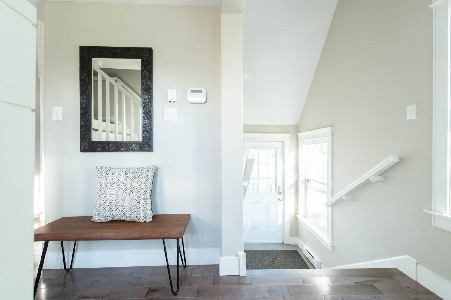 Eberlinn Live Edge Bench - Matte Brown