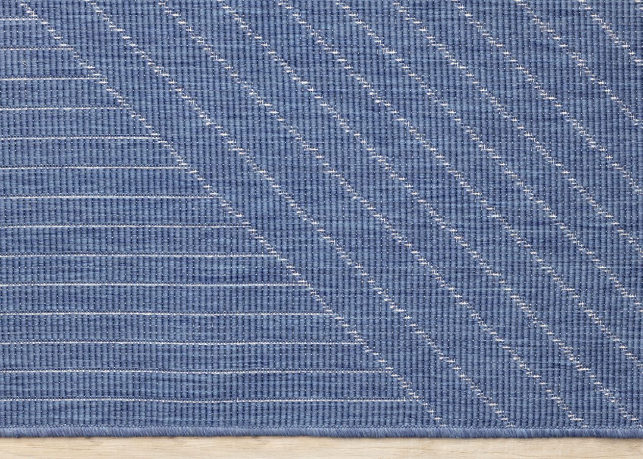 Summer Breeze 6'7" x 9'6" Outdoor Rug Traverse Stripes - Blue, White