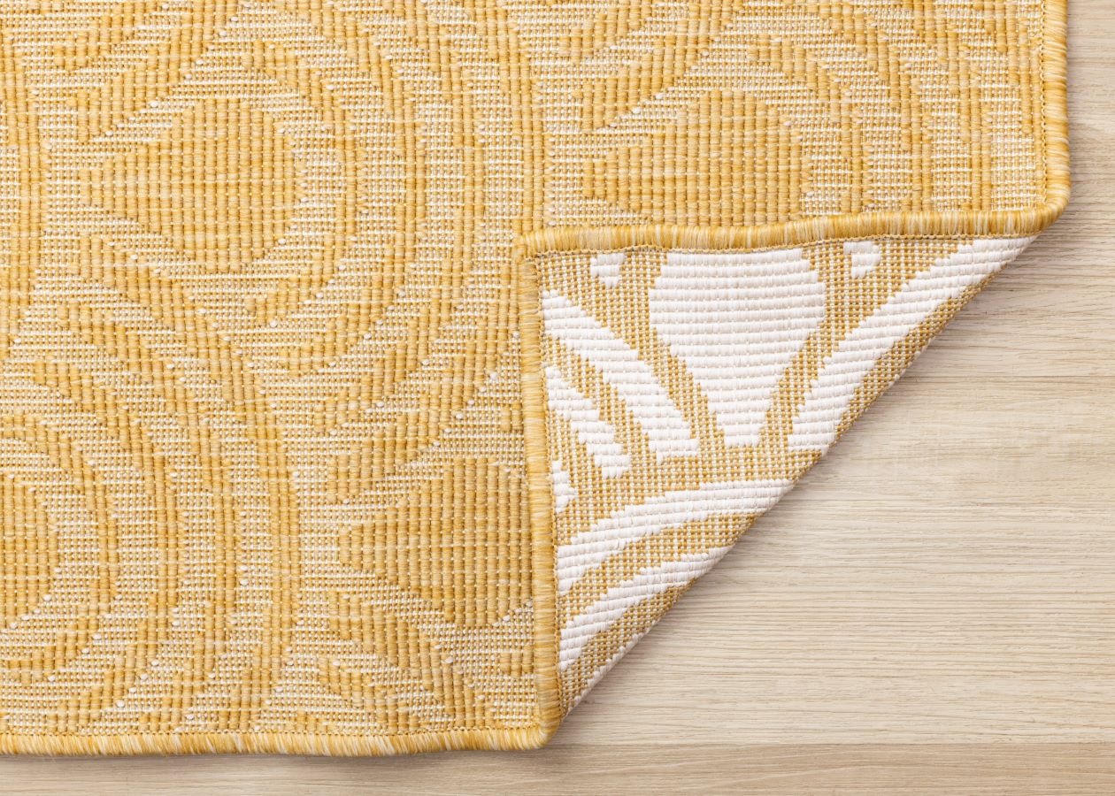 Summer Breeze 6'7" x 9'6" Outdoor Reversible Rug Rainbow Arch Pattern - Yellow, White