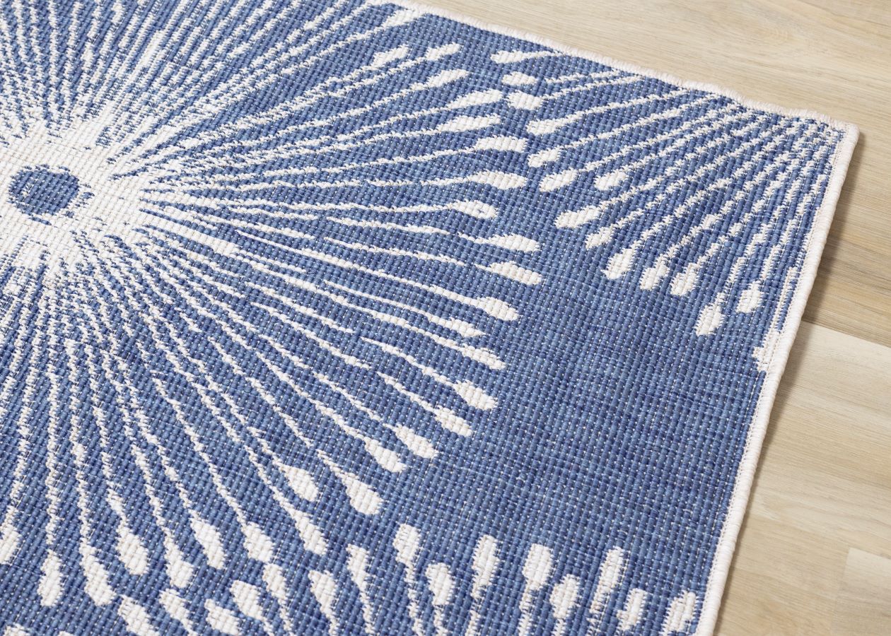 Summer Breeze 6'7" x 9'6" Outdoor Reversible Dandelion Wish Rug - Blue, White