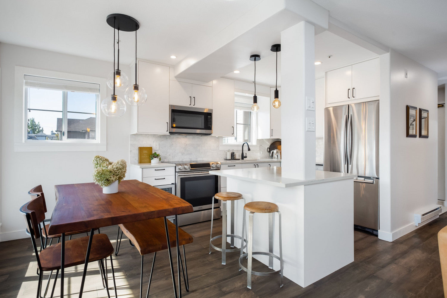 Eberlinn Live Edge Bench - Matte Brown