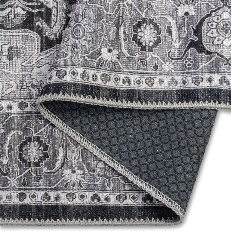 Aura Traditional Rug - 5' x 7' - Black /White