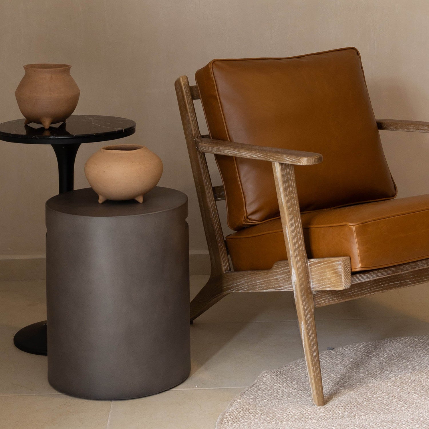 Gavrin Round Side Table With Handle - Dark Grey