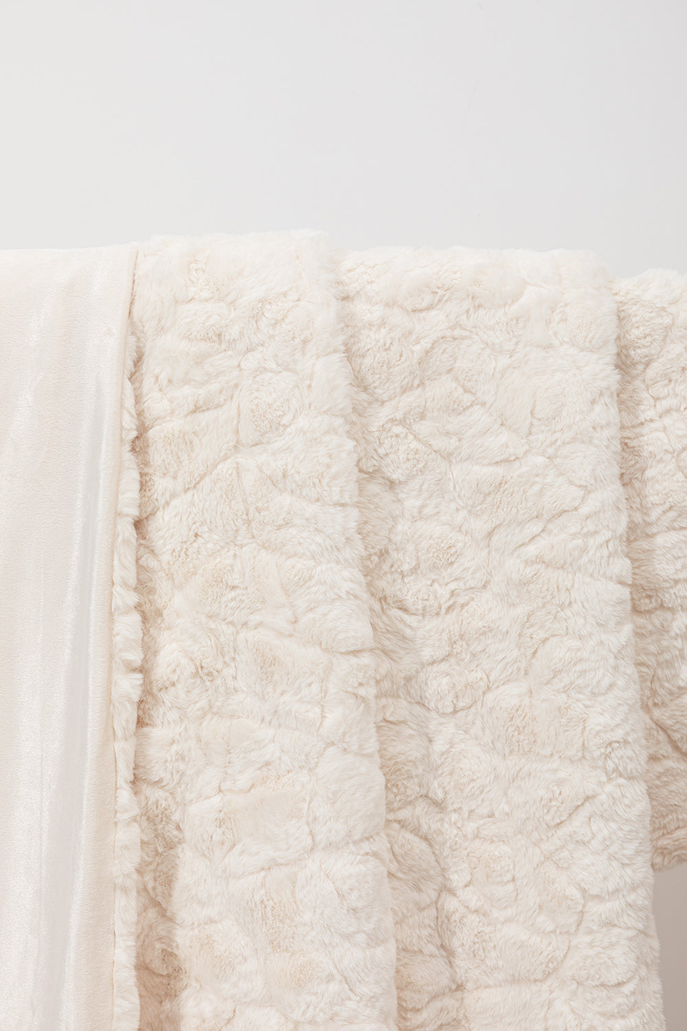 In Harmony Faux Fur Throw 50 x 60" - Ivory