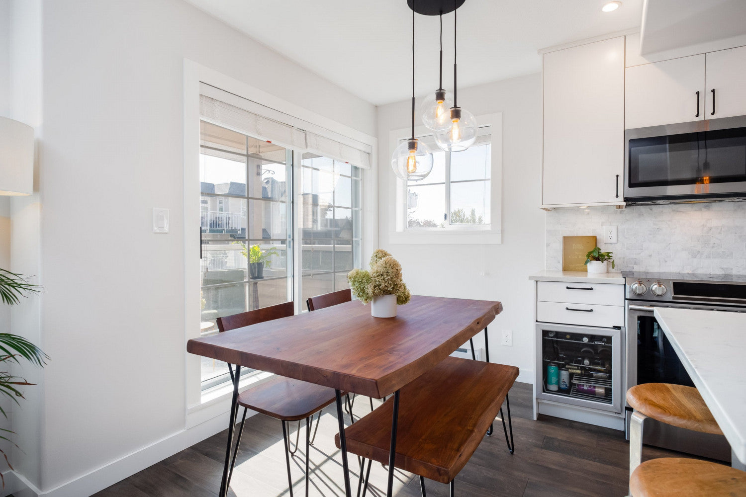 Eberlinn Live Edge Bench - Matte Brown