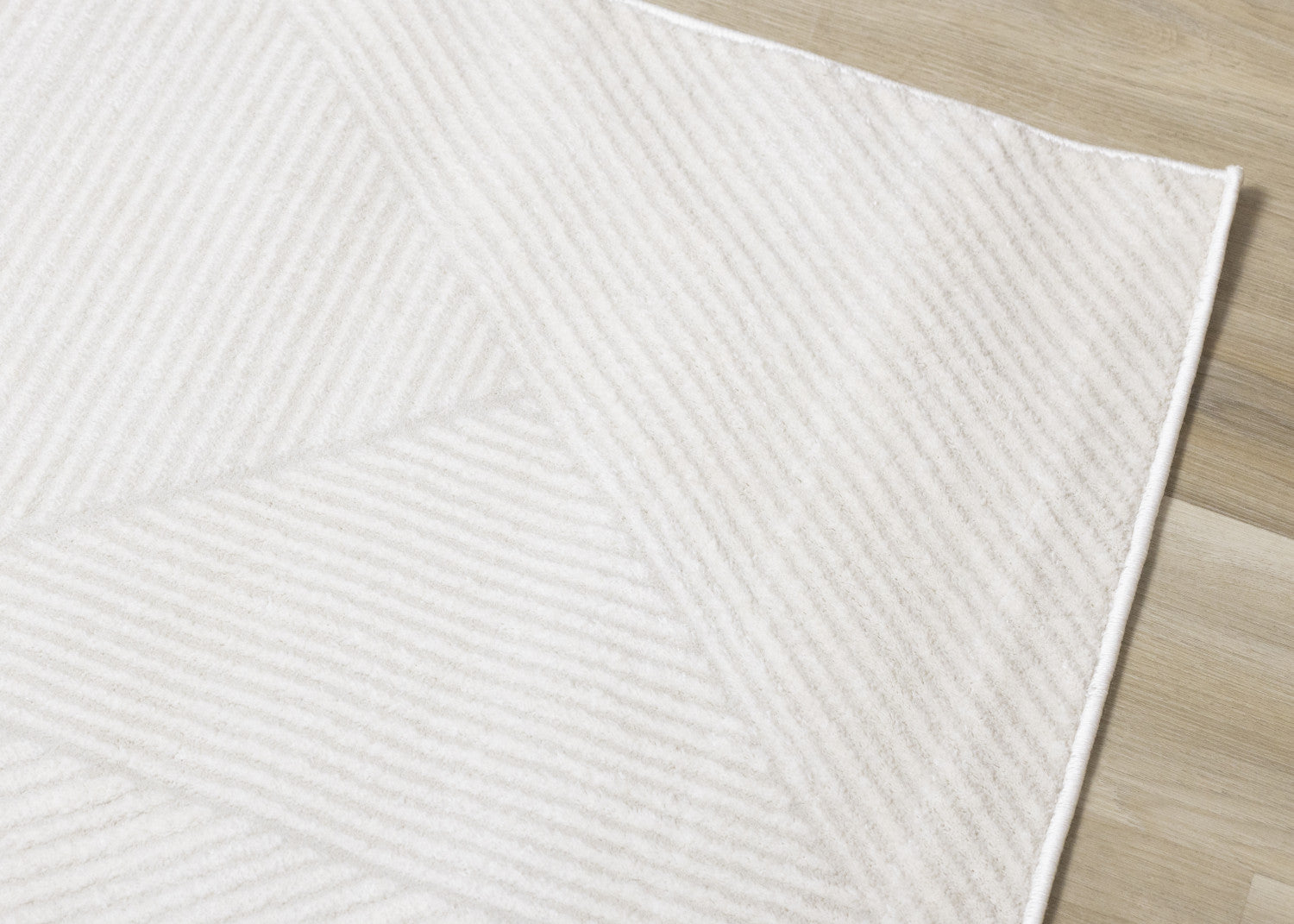 Hillary Neutral Diamonds Area Rug - Cream - 7' X 10'