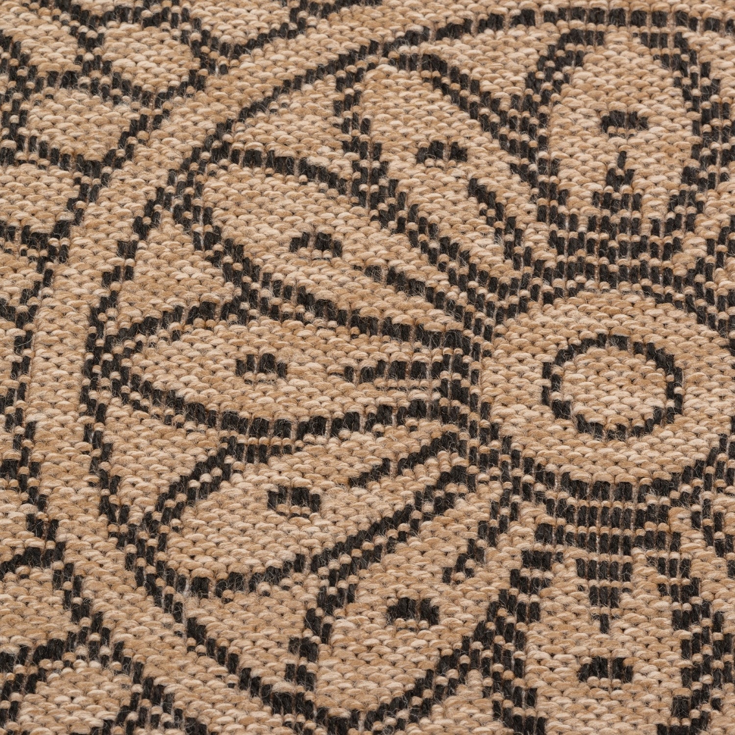 Avanos Medallion Indoor/Outdoor Rug - 6ft Round - Beige/Black