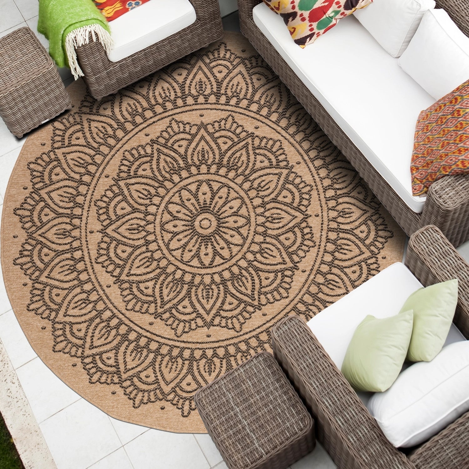 Avanos Medallion Indoor/Outdoor Rug - 6ft Round - Beige/Black