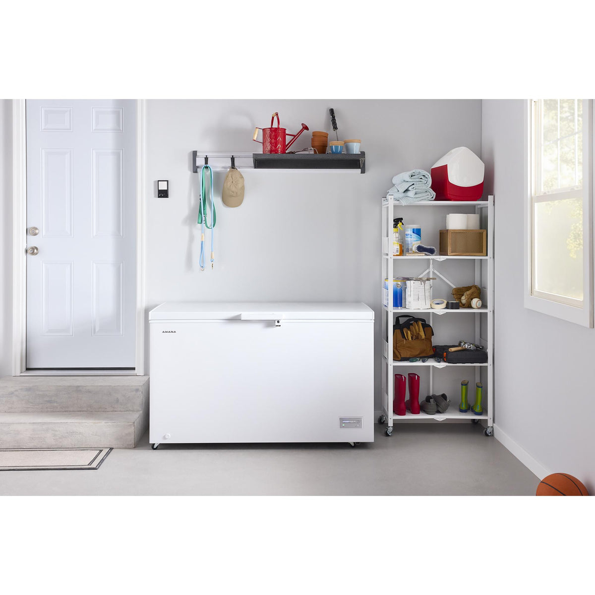 Amana White Chest Freezer (16 cu. ft.) - AZCC2316TW