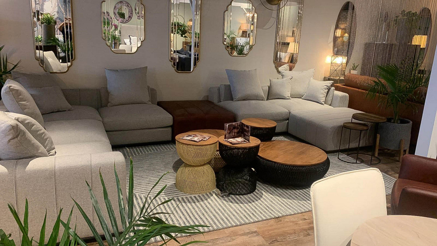 Bayan Wave Side Table - Black