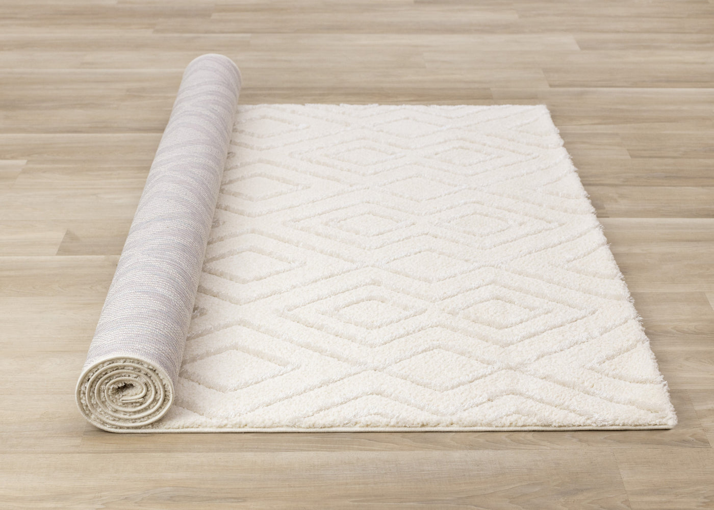 Sasha Soft Diamonds Area Rug - Cream - 7' X 10'