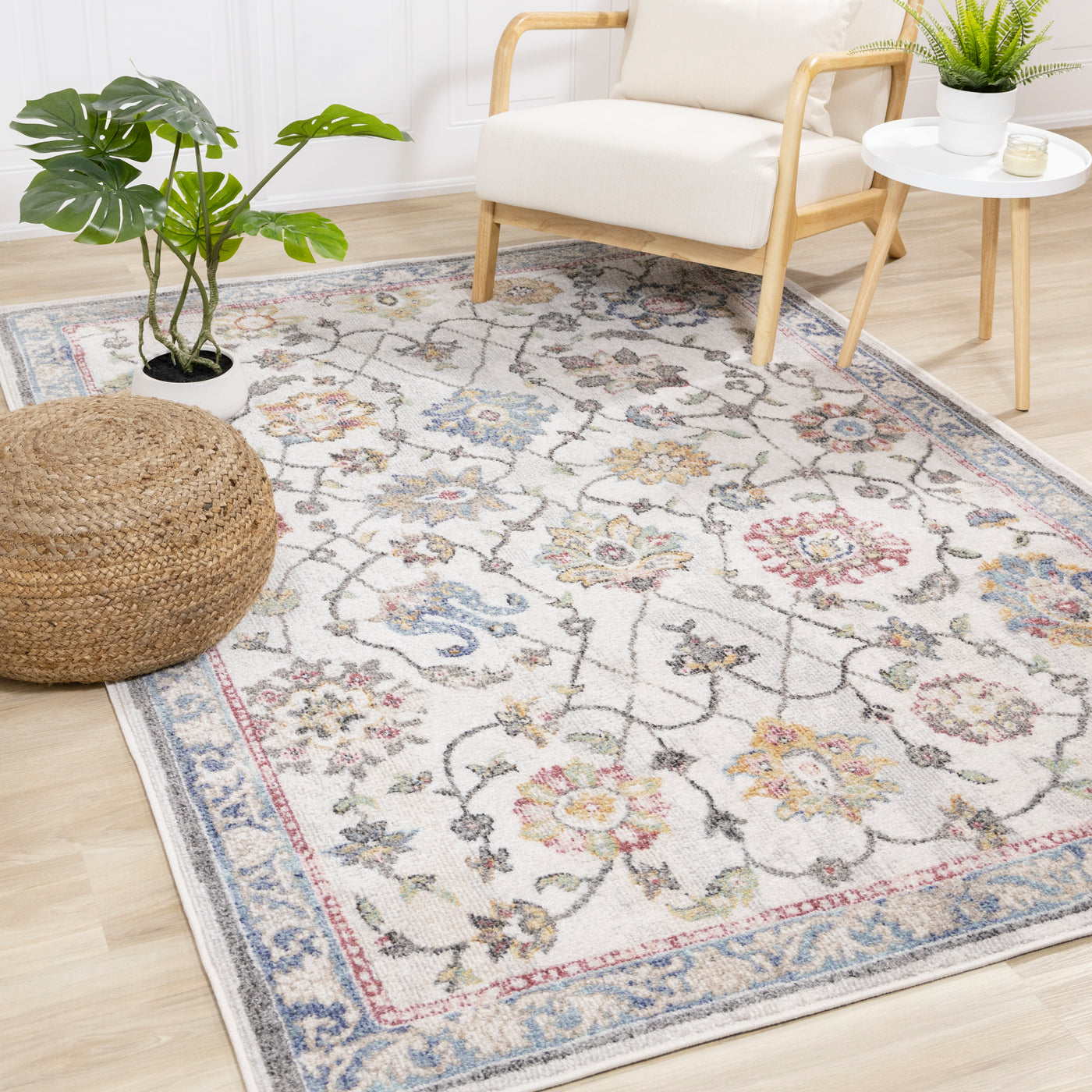 Fresco 5'3" x 7'7" Floral Border Area Rug