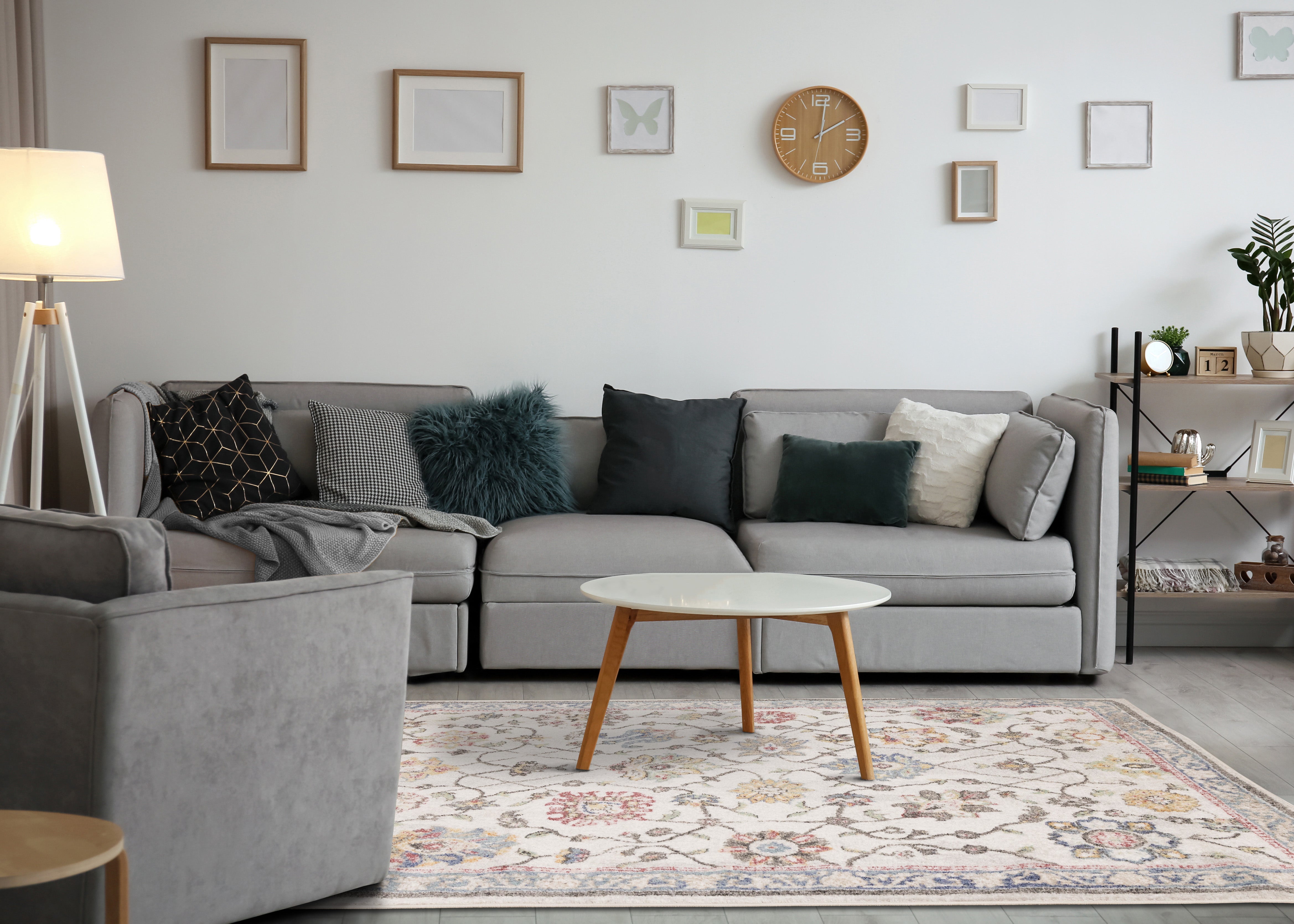 Fresco 5'3" x 7'7" Floral Border Area Rug