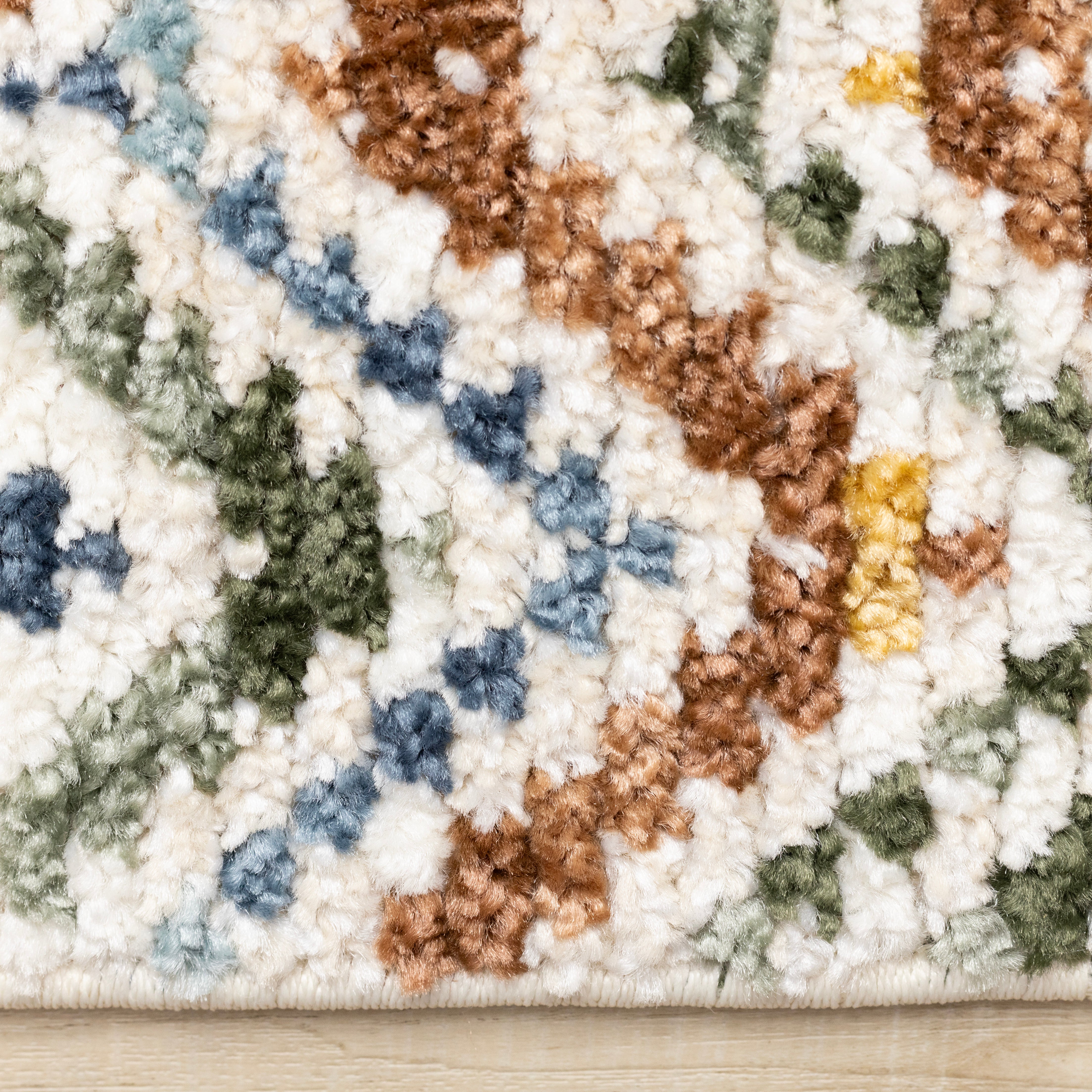 Nala 5'3" x 7'7" Intricate Southwestern Design Area Rug - Yellow, Blue, Green