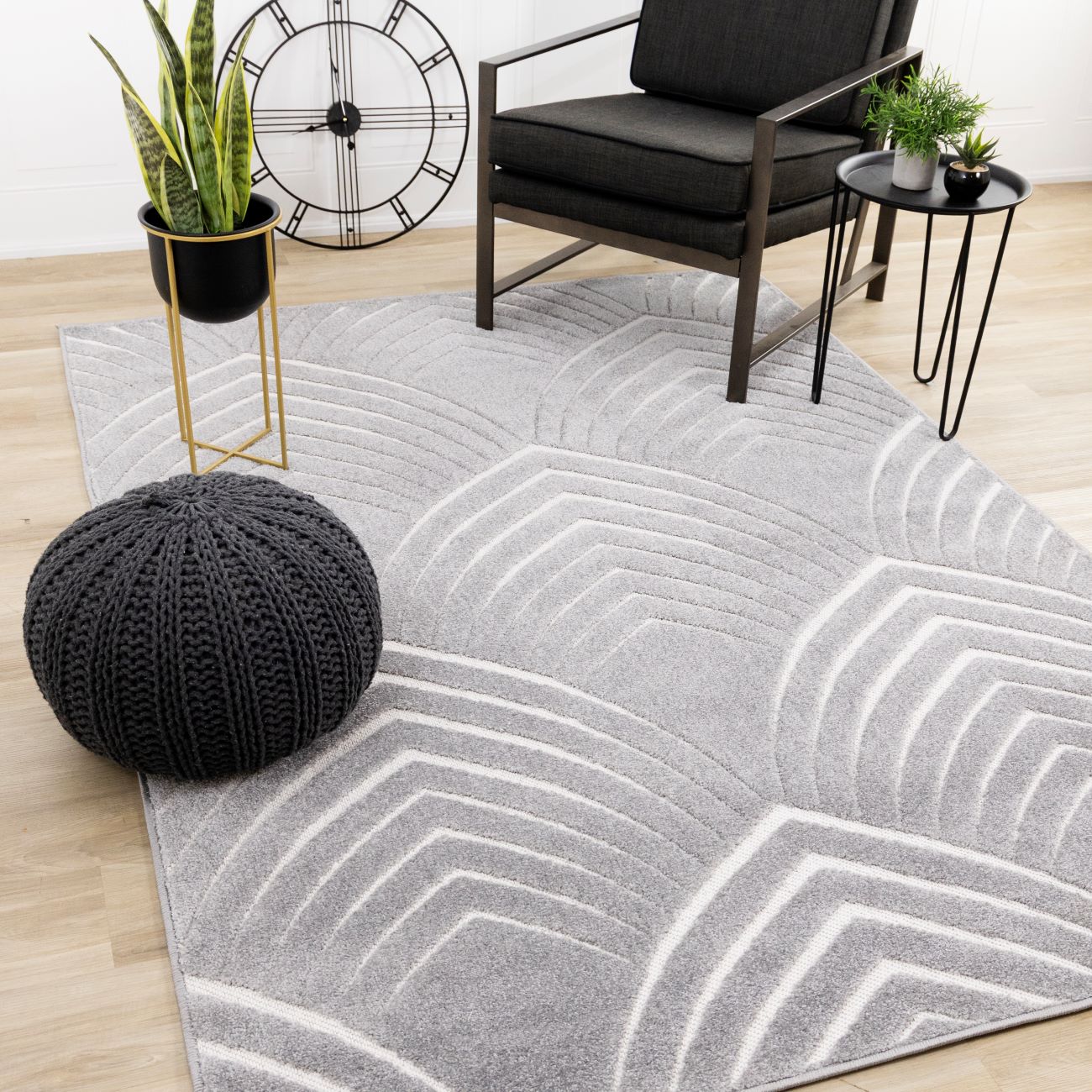 Silver Arches 5'3" x 7'7" Geometric Area Rug - Grey, White