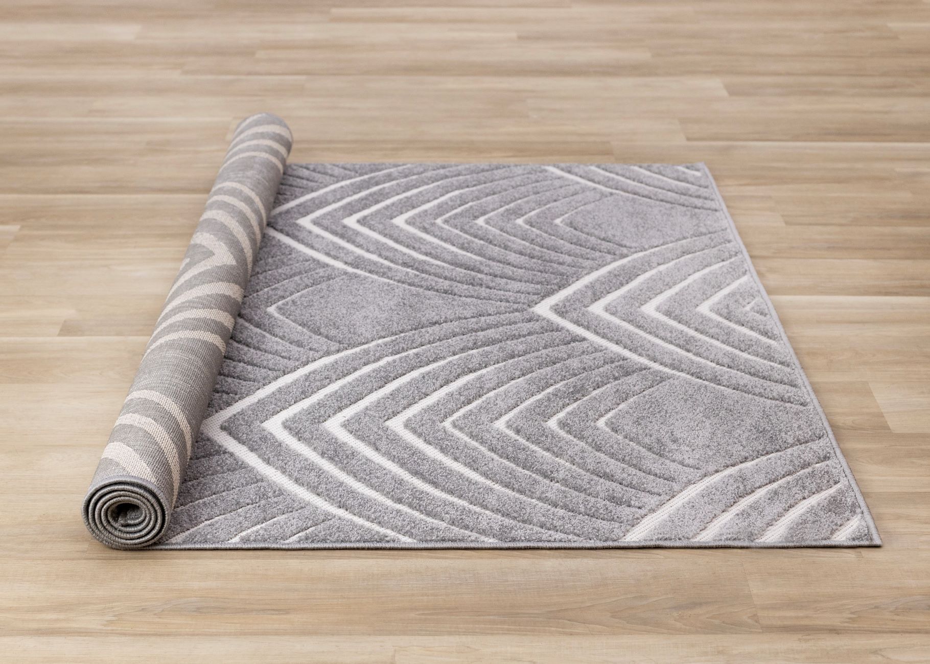 Silver Arches 5'3" x 7'7" Geometric Area Rug - Grey, White