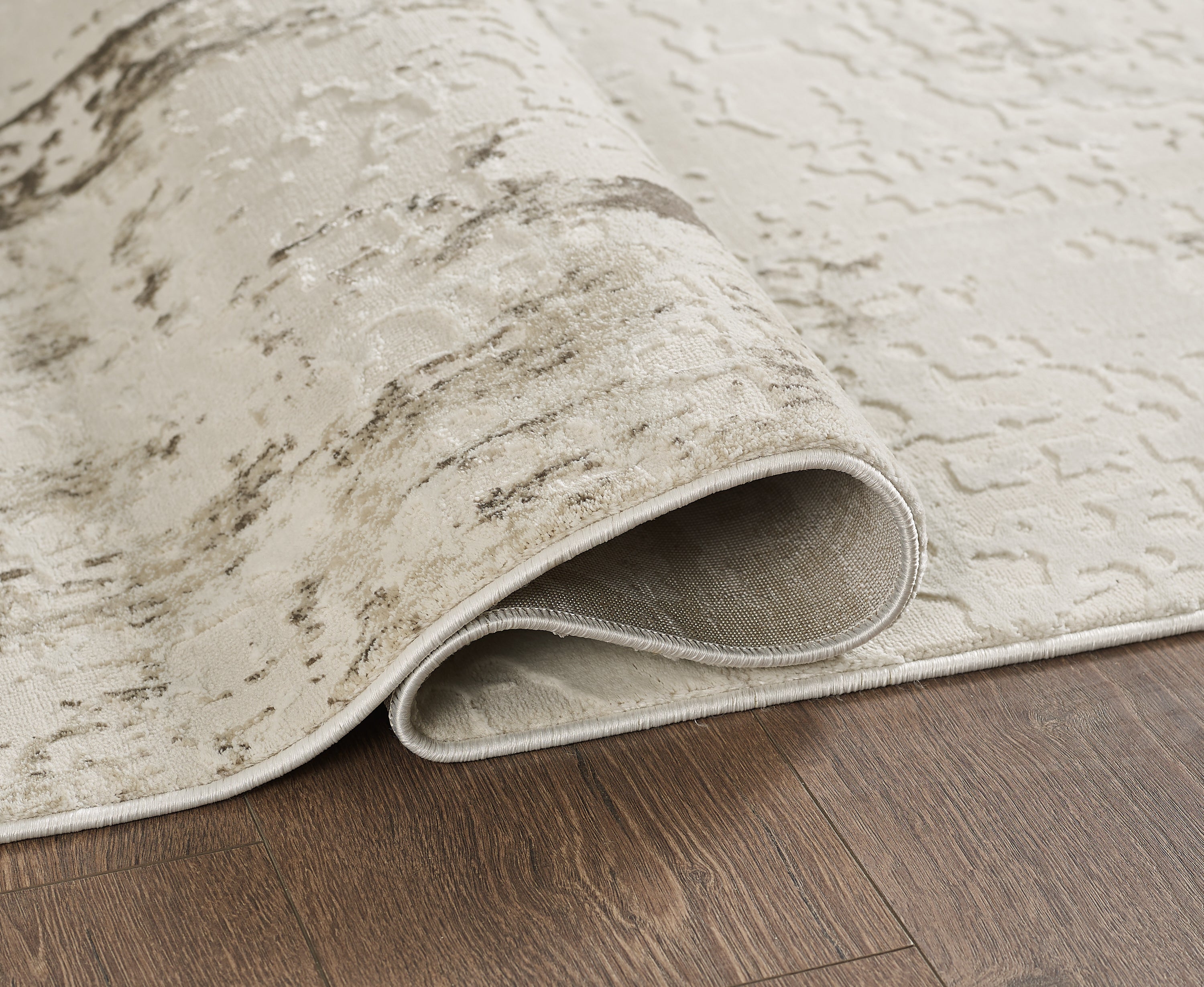 Merinos Petra 5'3" x 7'5" Area Rug with Underpad - Beige