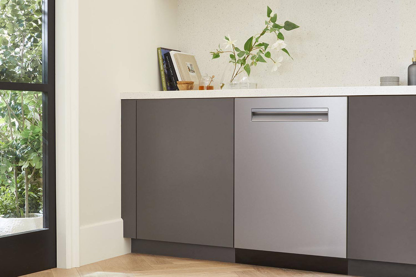 Bosch Stainless Steel 24" Smart Dishwasher with Home Connect, Third Rack - SHP78CM5N