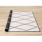 Bristol 6'7" x 9'6" White Black Trellis Reversible Area Rug - White