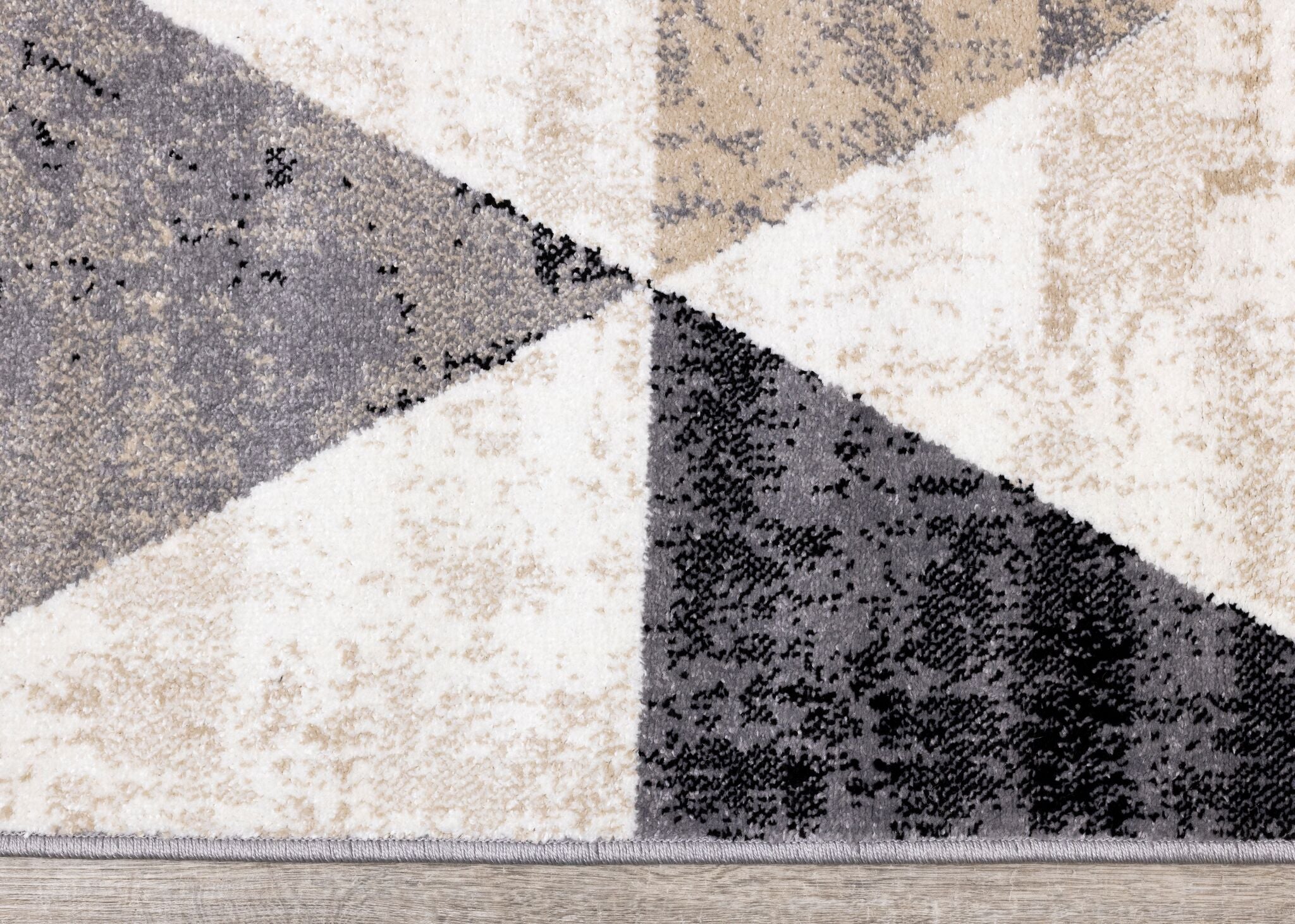 Stone Prism 5'3" x 7'7" Triangle Shapes Area Rug - Cream, Beige