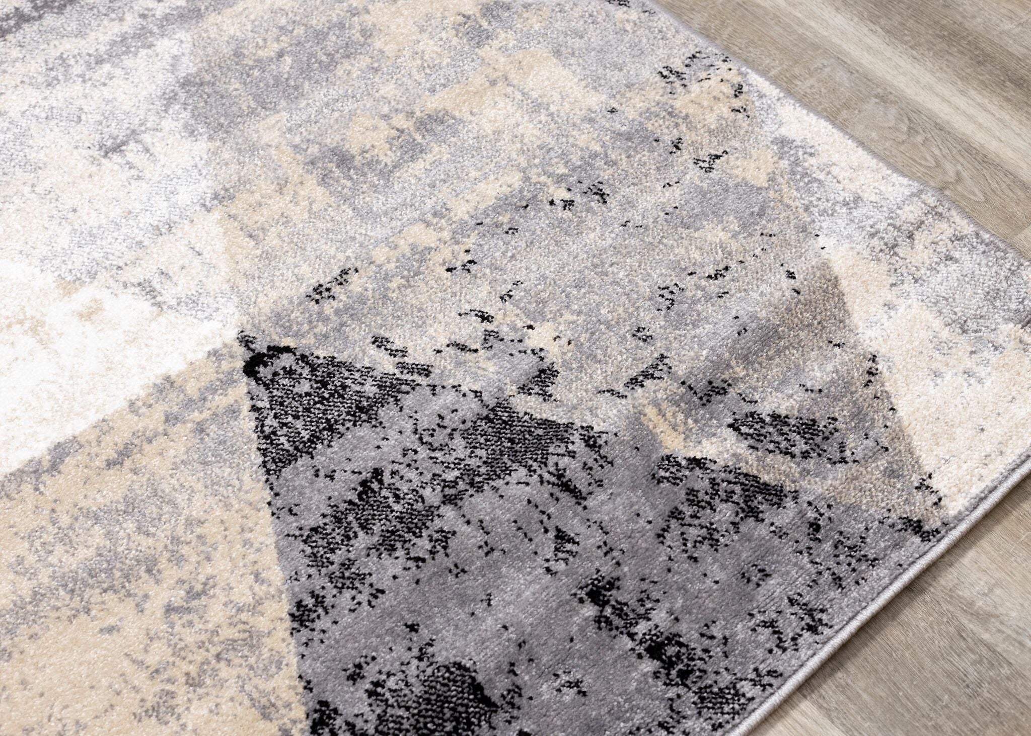 Stone Prism 5'3" x 7'7" Triangle Shapes Area Rug - Cream, Beige