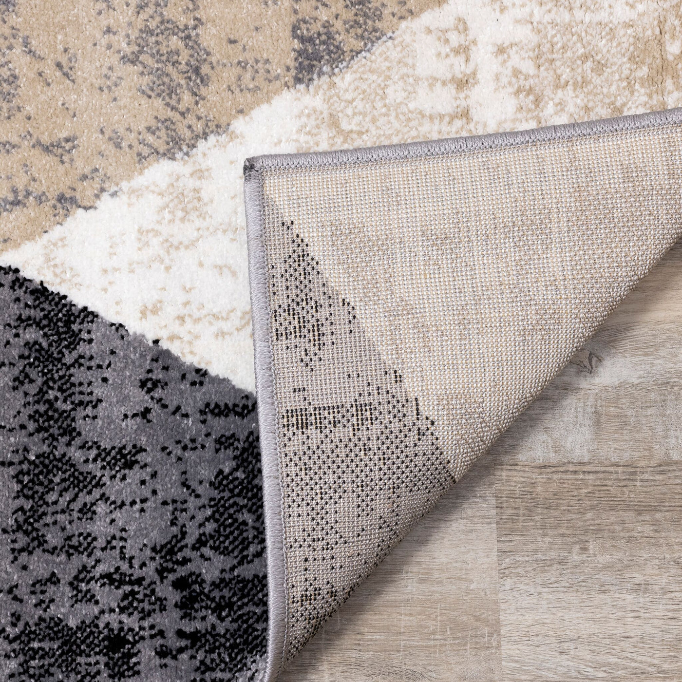 Stone Prism 5'3" x 7'7" Triangle Shapes Area Rug - Cream, Beige