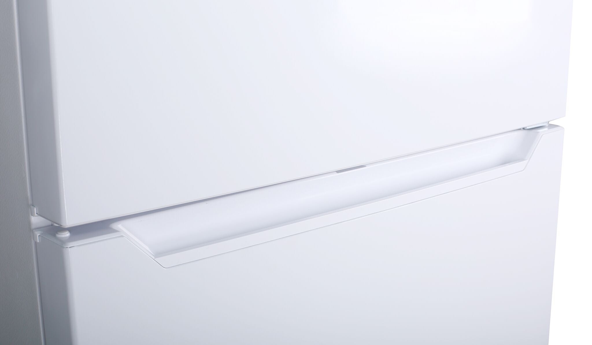 Epic 28" 14.8 Cu. Ft. White Top-Freezer Refrigerator - EFF148W-1