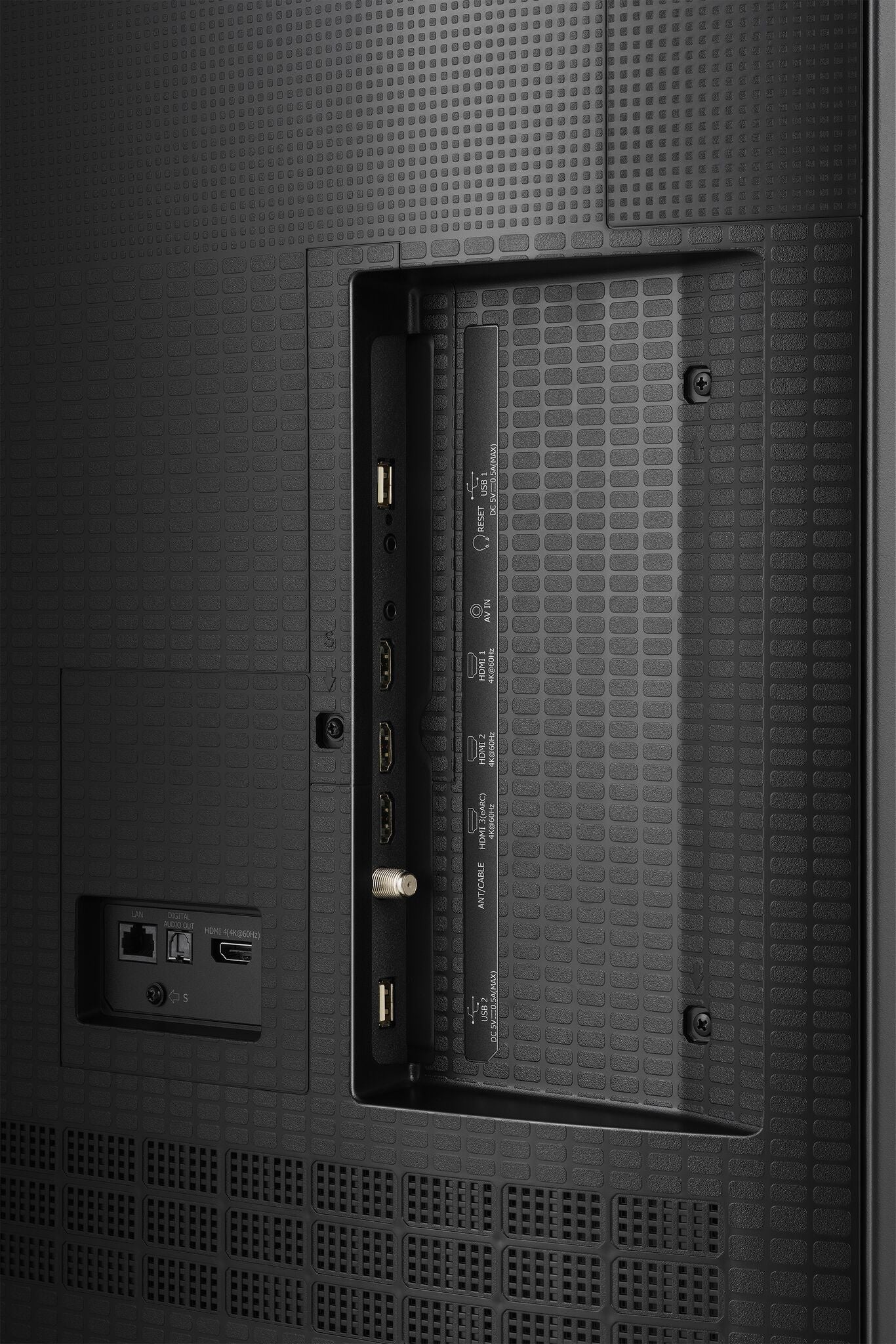 Hisense 65" 4K Smart QLED MiniLED TV - 65QD7QFM