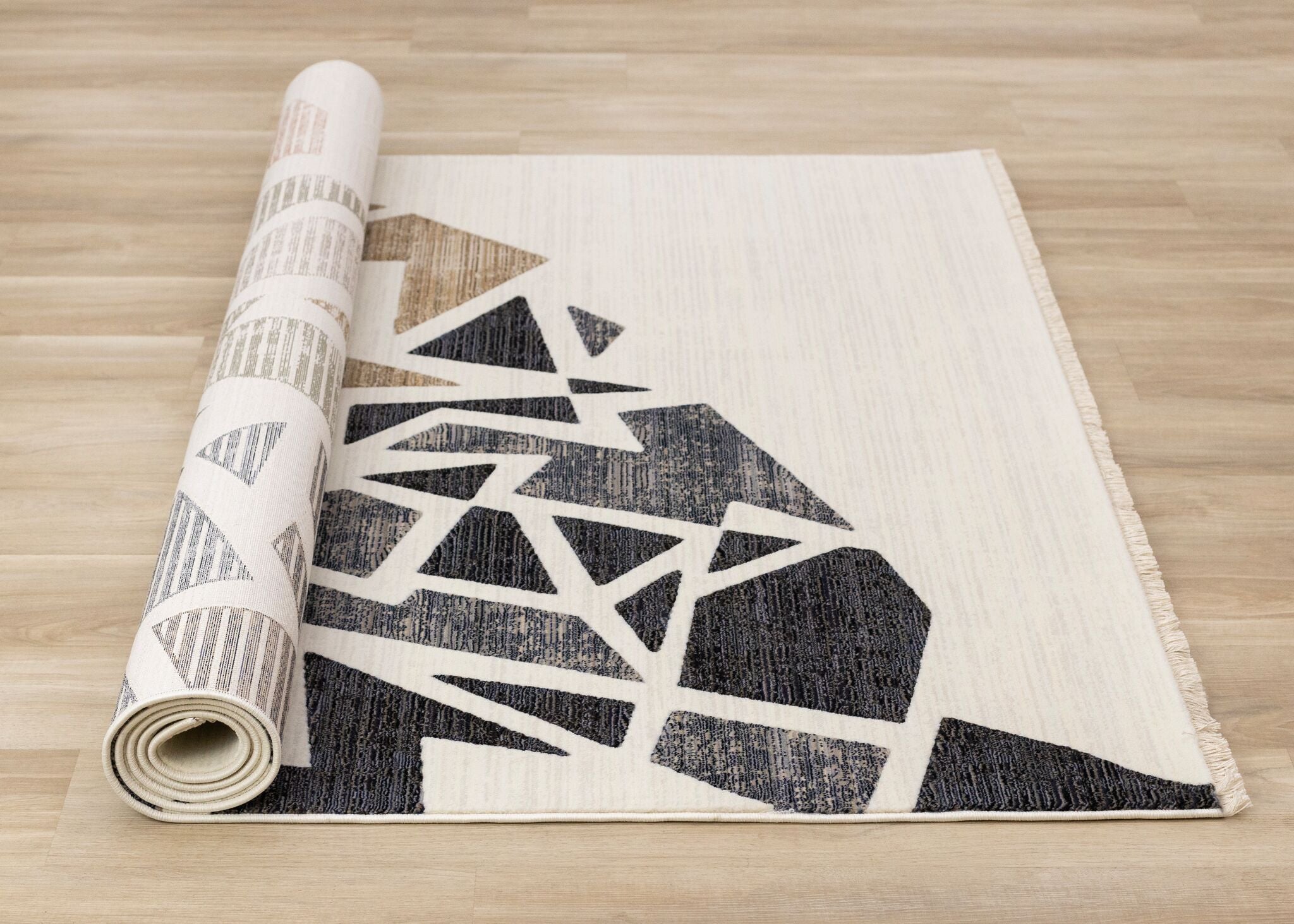 In Harmony 5'3" x 7'10" Shattered Glass Design Area Rug - Cream, Blue, Red