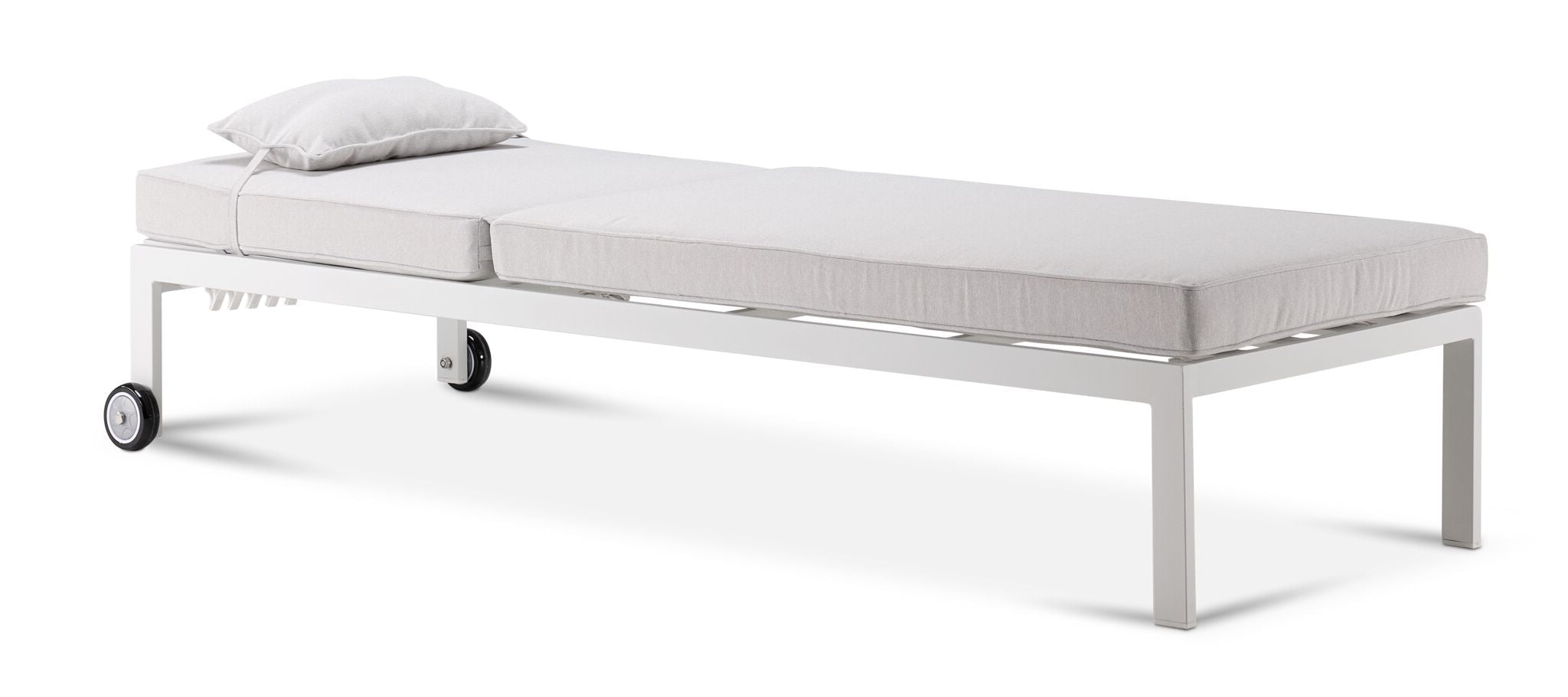 Lakeview Outdoor Lounger - White