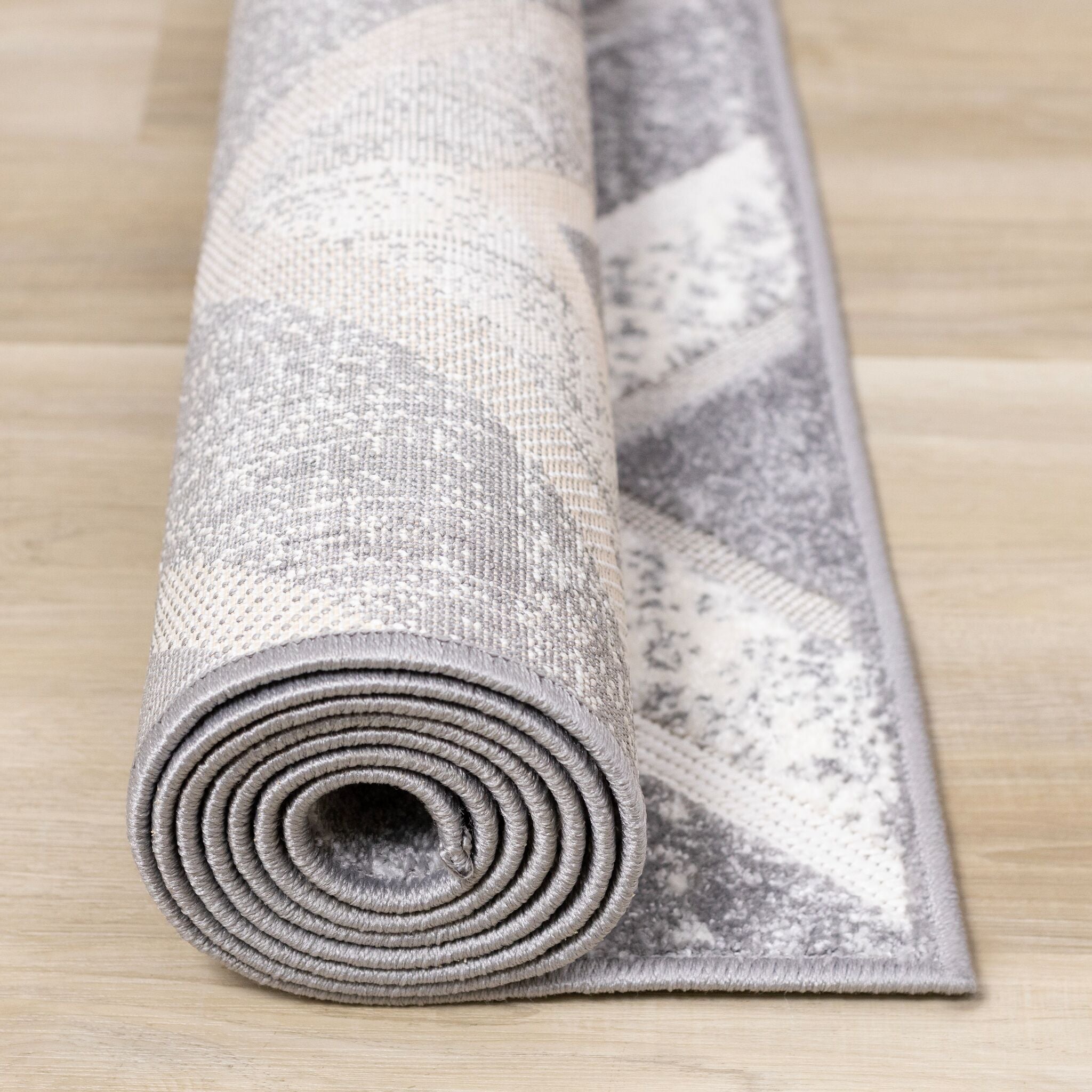 Diamond Mist 5'3" x 7'7" Diamond Pattern Area Rug - Grey, White