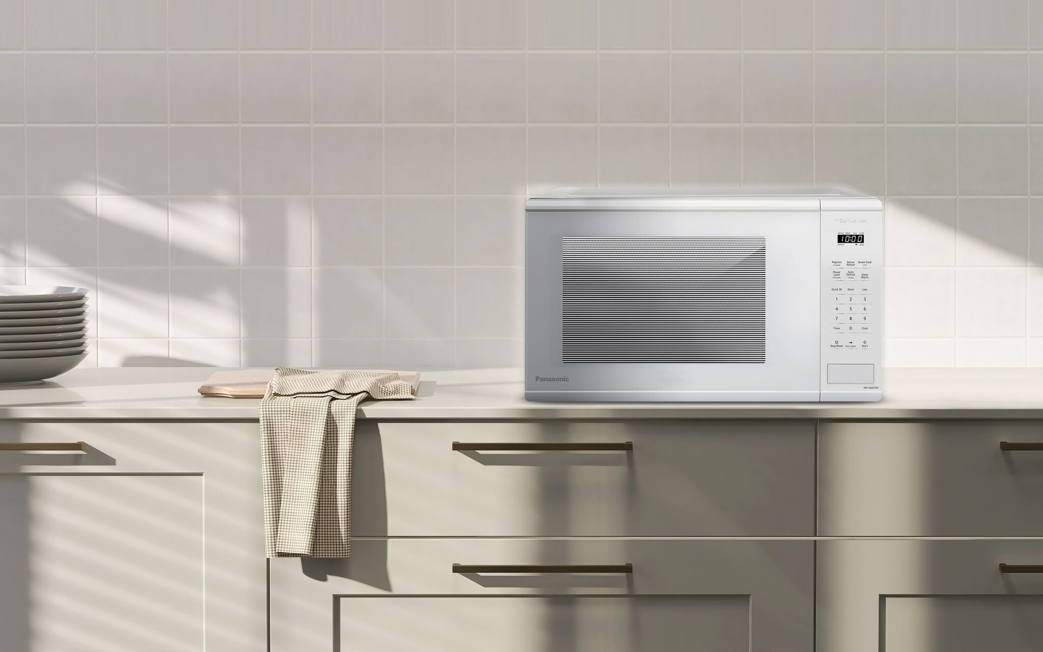 Panasonic White Countertop Microwave with Genius Sensor (1.3 Cu.Ft.) - NNSG676WC