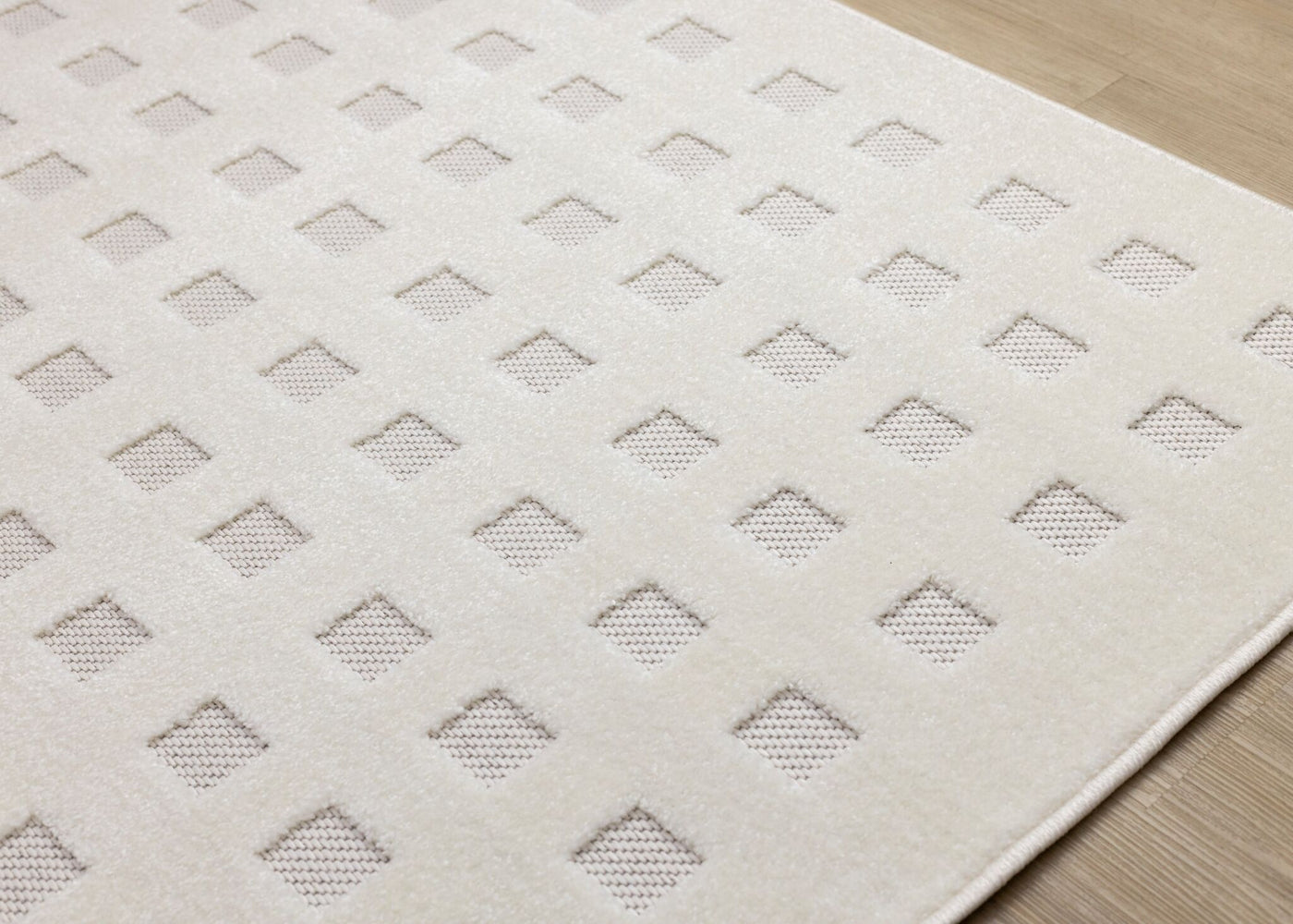 Pearl Grid 6'7" x 9'6" Grid Design Area Rug - White