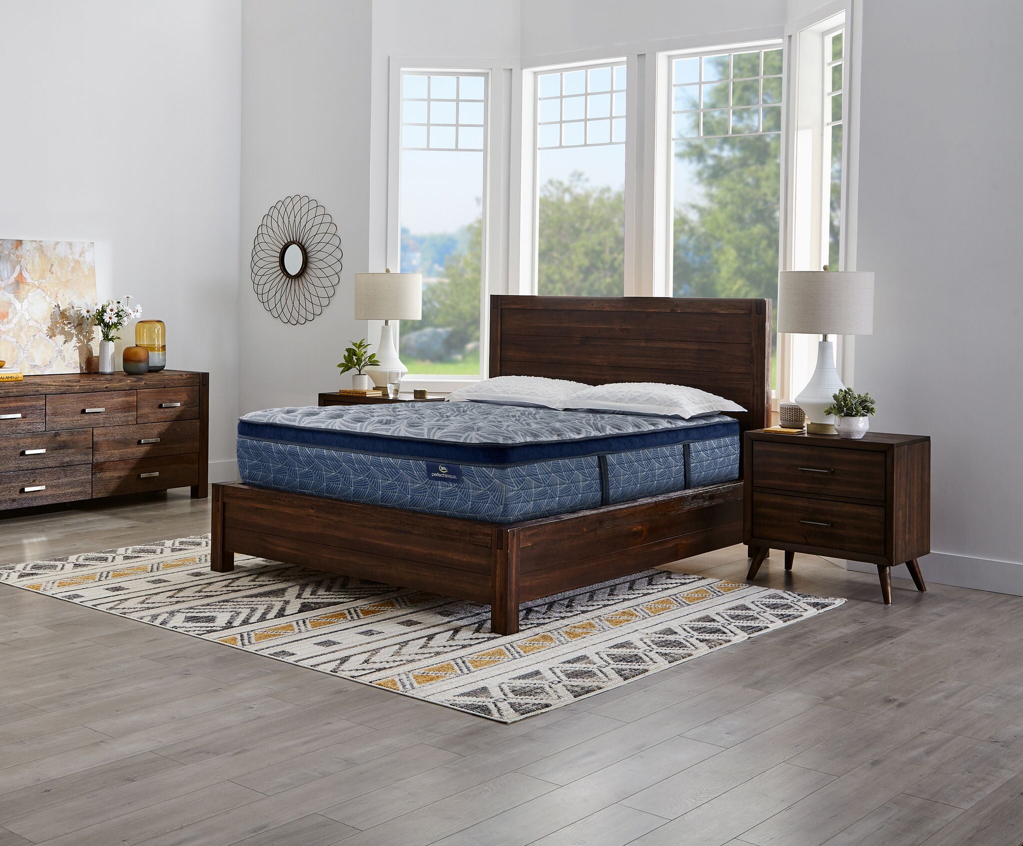 Serta Perfect Sleeper Triumph Firm Euro Top Queen Mattress