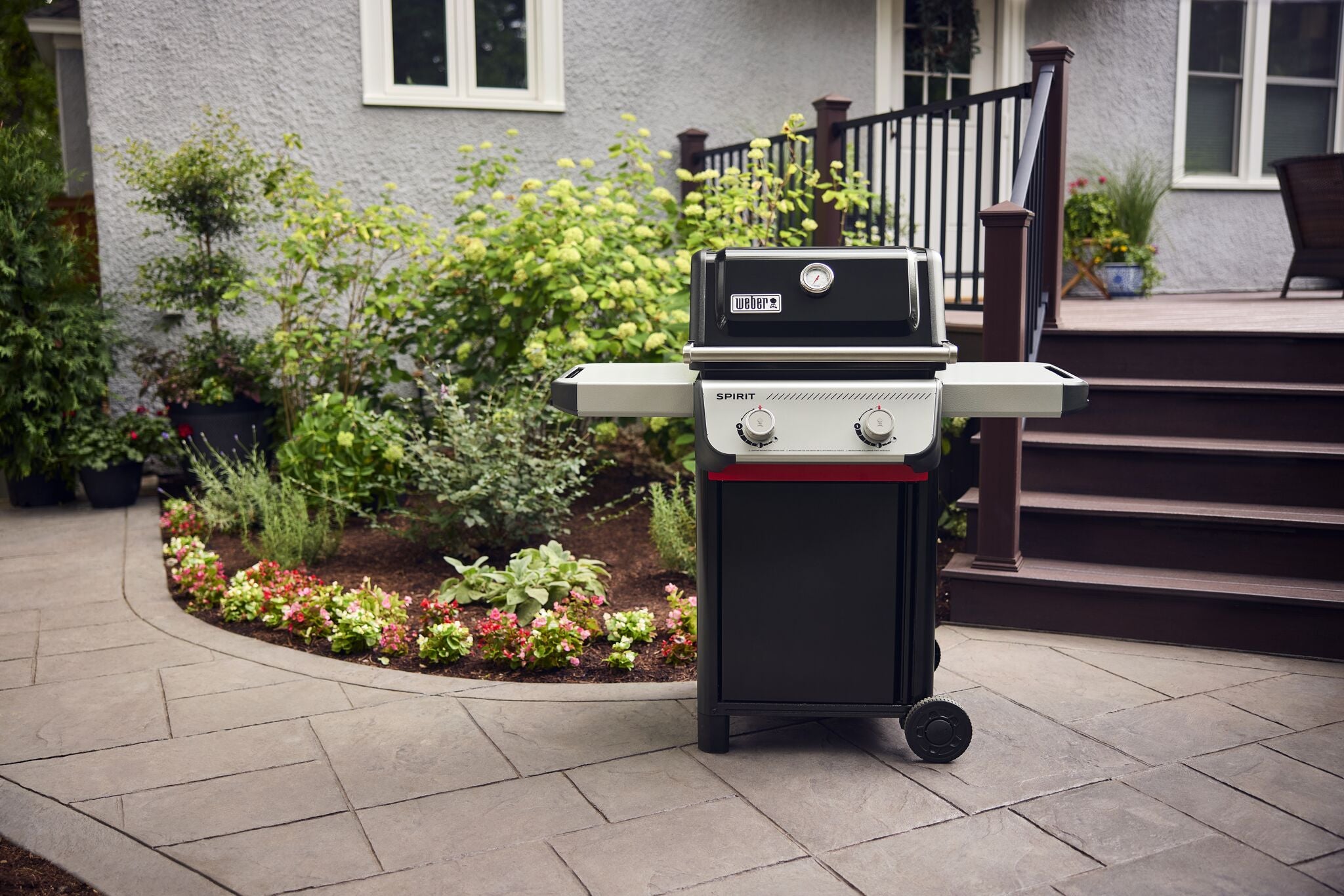 Weber Spirit E-210 Gas Grill (Liquid Propane) - 1501000