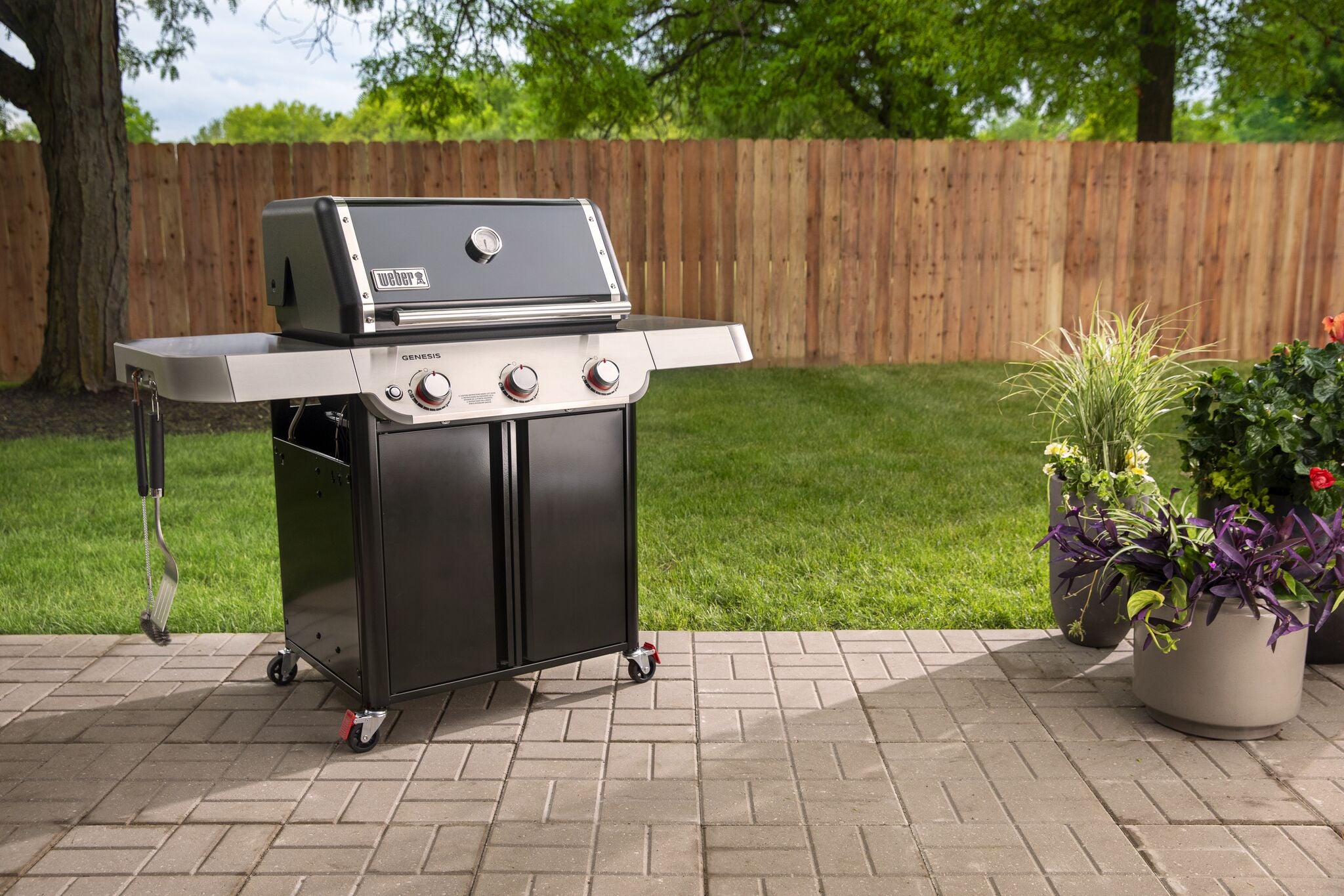 Weber Genesis E-315 Gas Grill (Liquid Propane) - 1500010