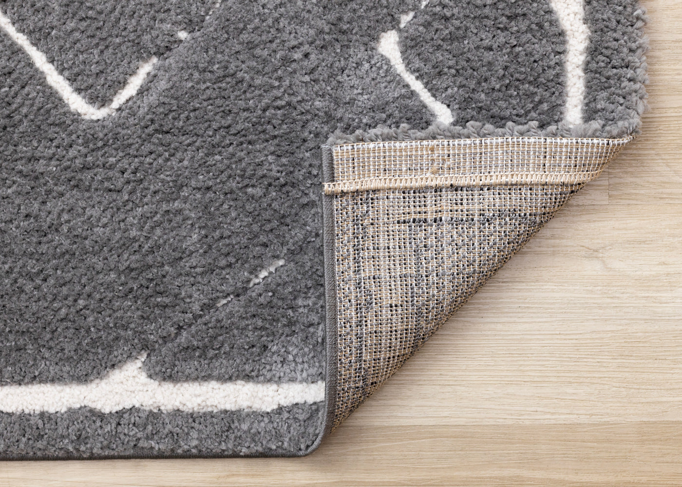 Obsidian 6'7" x 9'6" Broken Lattice Area Rug - Grey, White