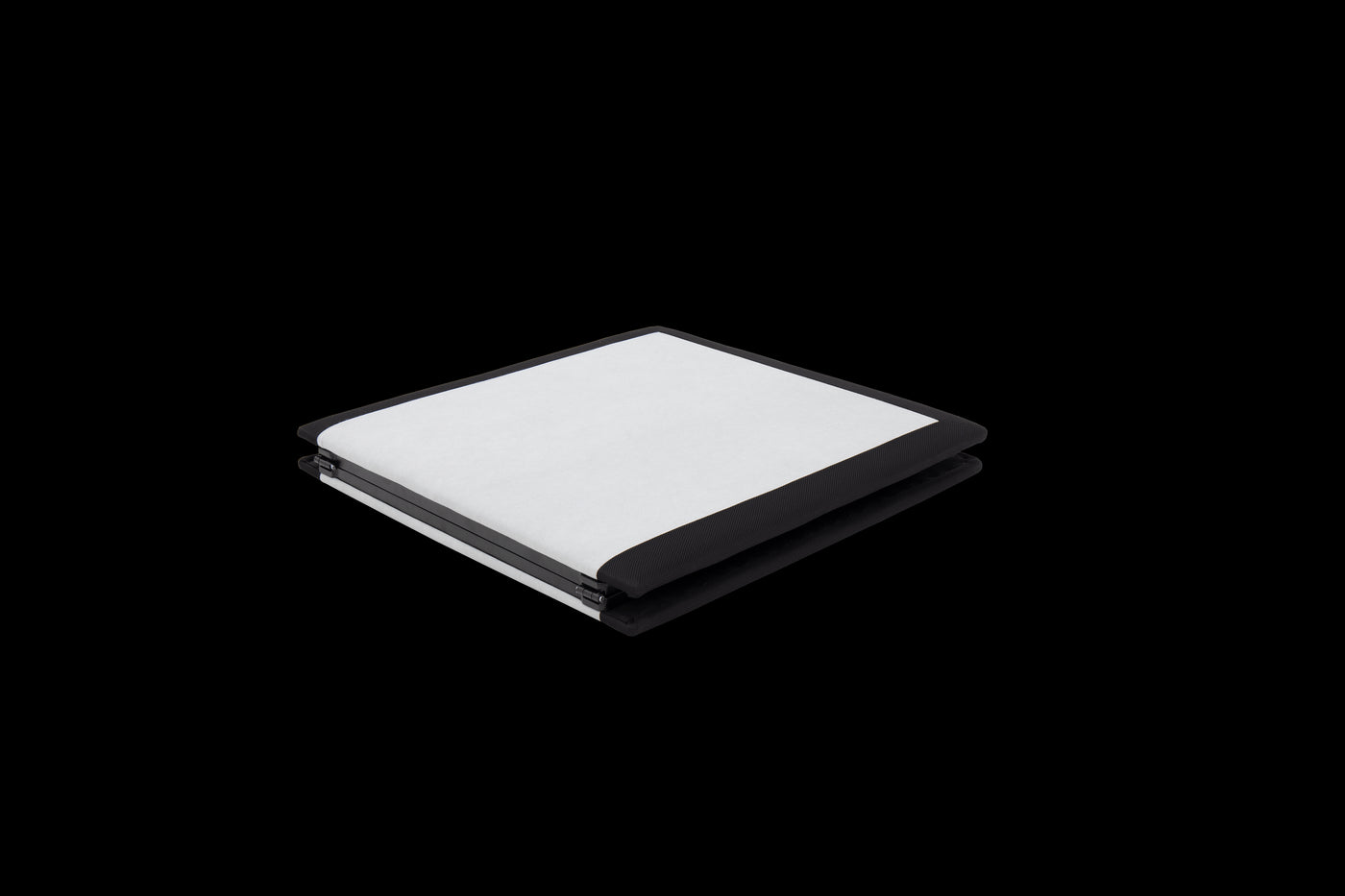 L2 Platform King Base - White and Black