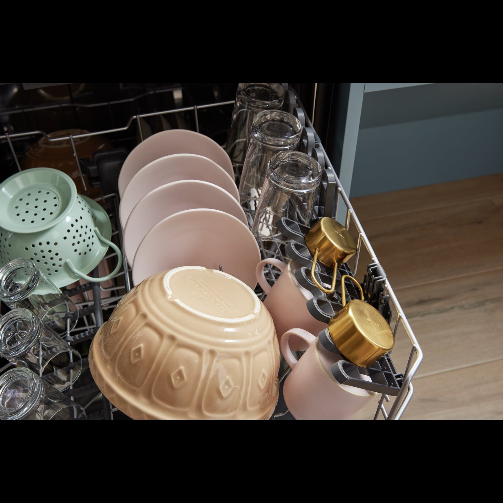 Whirlpool Fingerprint Resistant Stainless Steel Dishwasher (44 dBA) - WDT550SAPZ