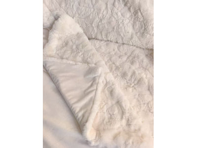 In Harmony Faux Fur Throw 50 x 60" - Ivory