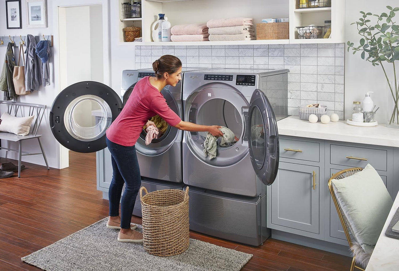 Whirlpool Chrome Shadow FrontLoad Washer (5.8 cu. ft.) & Electric