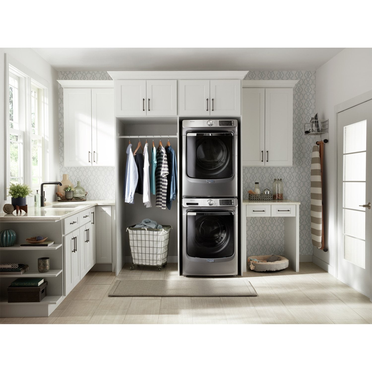 Maytag Metallic Slate Front-Load Washer (5.8 cu. ft.) & Gas Dryer (7.3 cu. ft.) - MHW8630HC/MGD8630HC