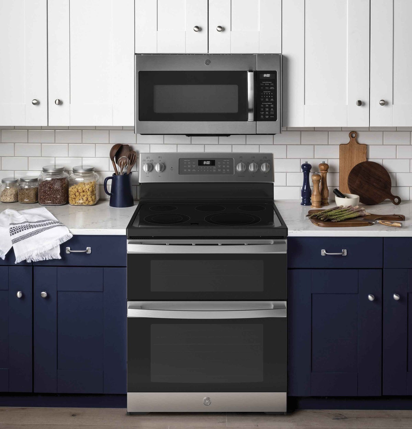 GE Stainless Steel 30'' Freestanding Double Oven Electric Range with Air Fry (6.6 Cu.Ft) - JBS86SPSS