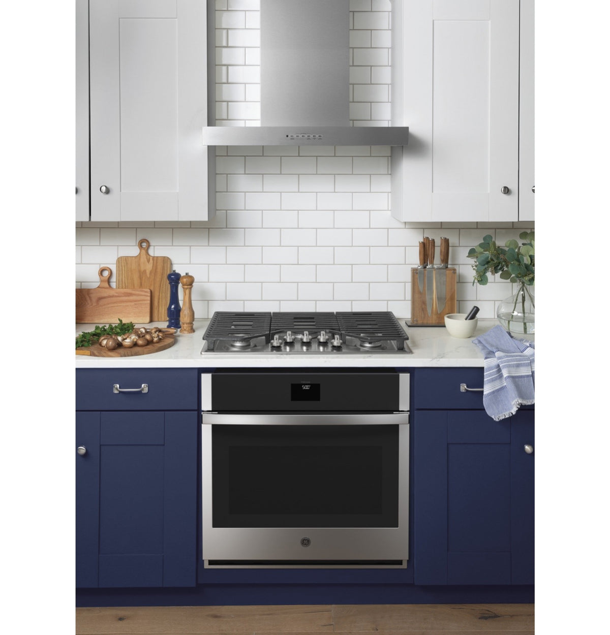 GE Stainless Steel Convection Single Wall Oven (5.0 Cu.Ft.) - JTS5000SNSS