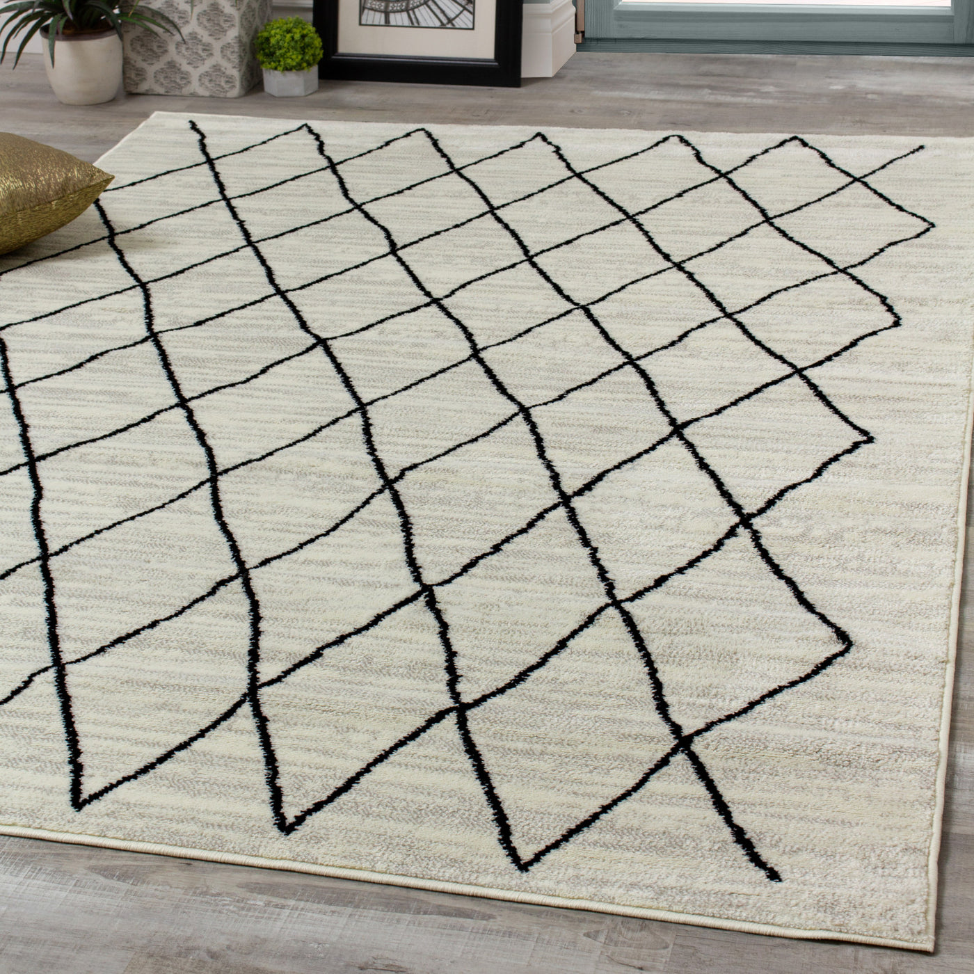 Meridian 5'3" X 7'7" Pen-drawn Trellis Lines Rug - Cream Area Rug